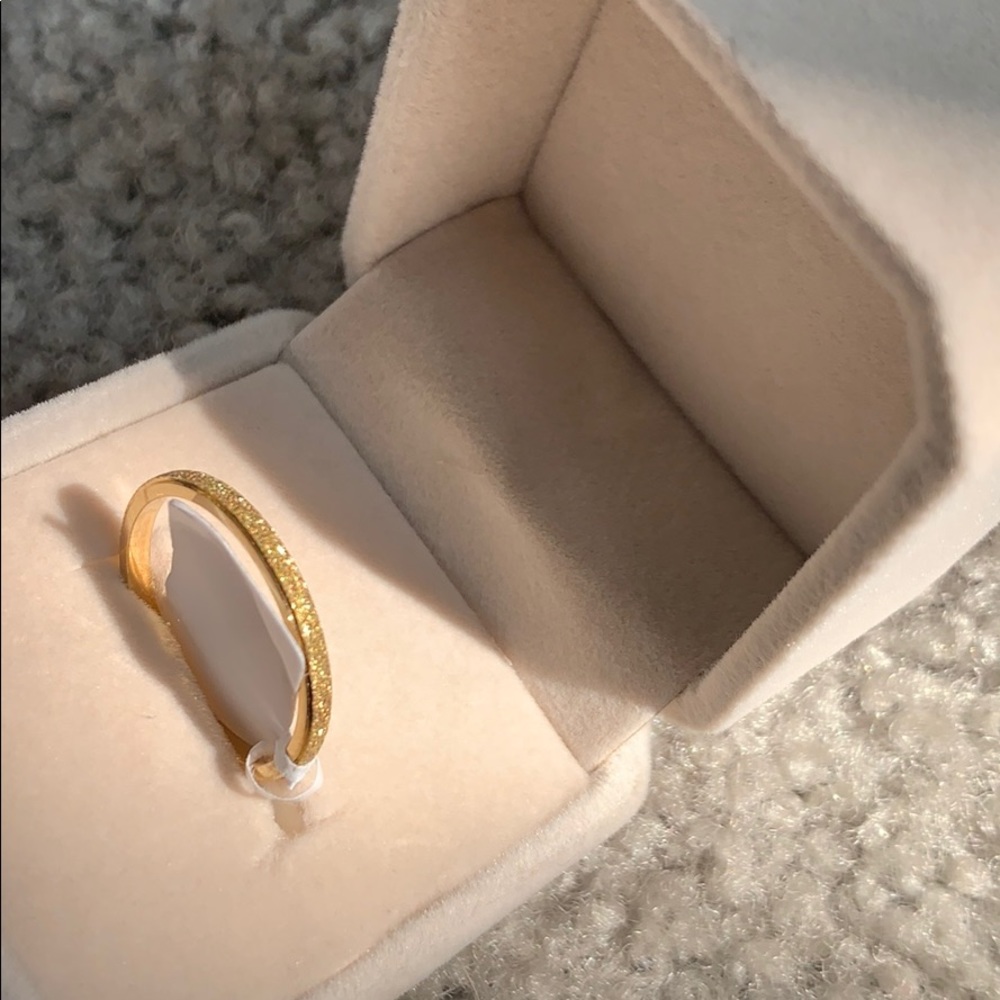 Sparkling Gold ring - Picture 1 of 4